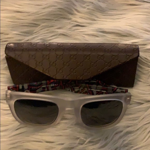 Gucci Sunglasses - Picture 7 of 8